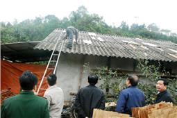 Bộ trưởng Bộ Nông nghiệp và Phát triển nông thôn Nguyễn Xuân Cường kiểm tra tình hình thiệt hại do mưa đá gây ra tại tỉnh Bắc Kạn